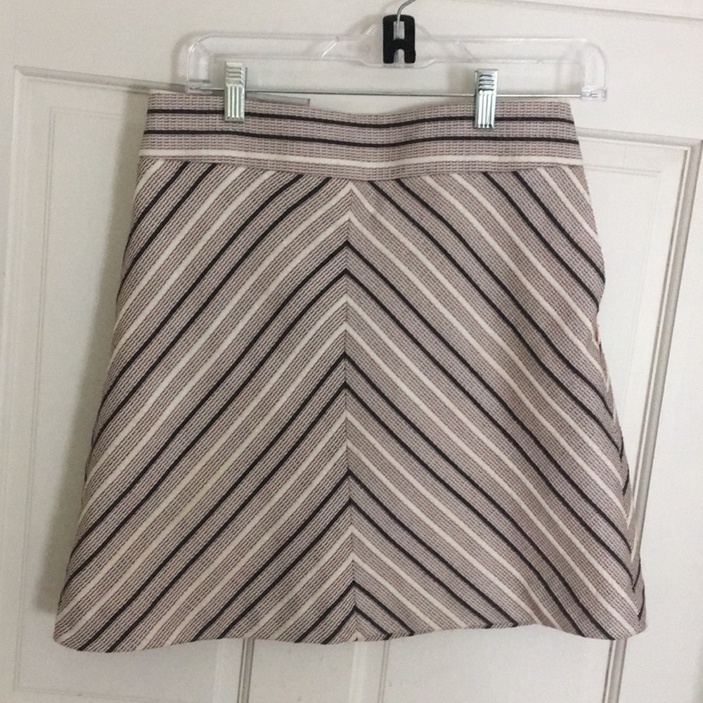 Black white & peach woven A-line w chevron stripe